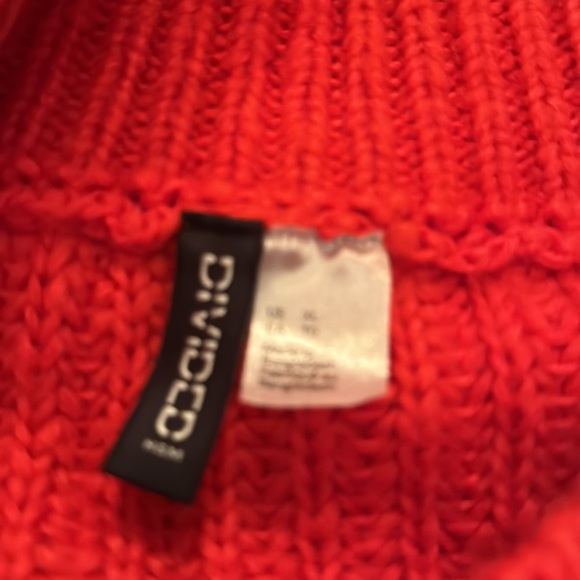 Divided red women’s cropped off shoulder sweater XL - Picture 10 of 10